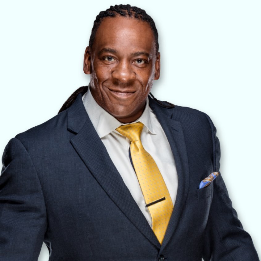 BOOKER T SOSTITUIRÀ JONATHAN COACH MAN AL TAVOLO DI COMMENTO