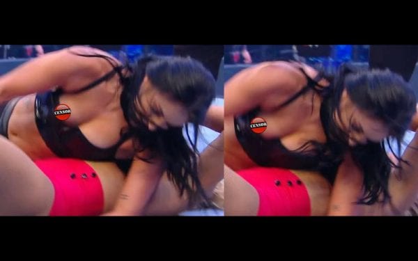 Sonya Deville: imprevisto col costume a SmackDown