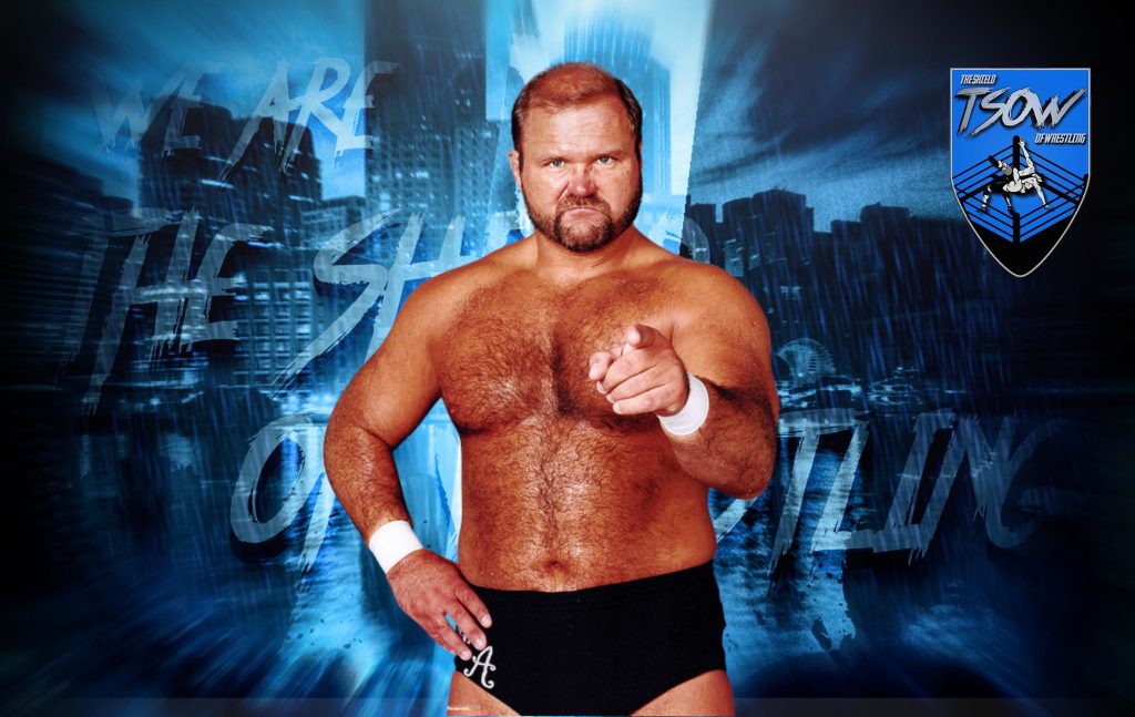 Arn Anderson cade dallo stage di AEW Dynamite