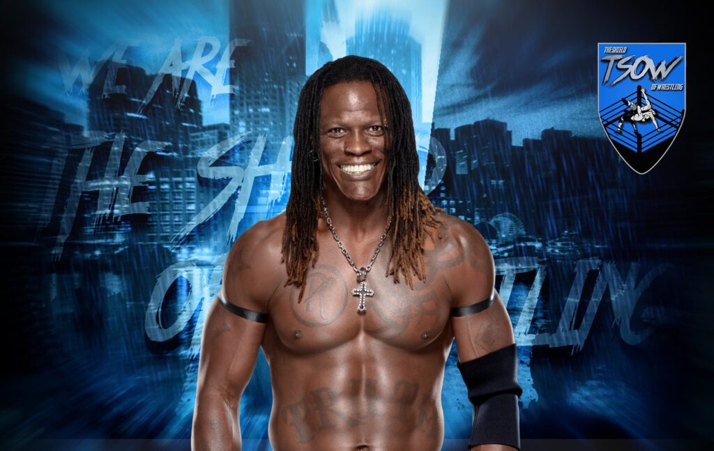 R-Truth appare ad NXT credendo di essere ad Halloween Havoc