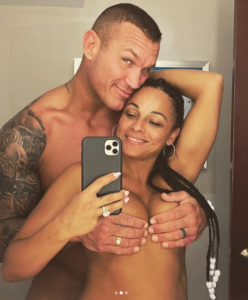 Randy Orton: foto hot con la moglie su Instagram