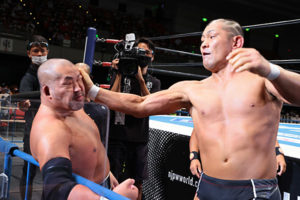 Minoru Suzuki schiaffeggia Tomohiro Ishii