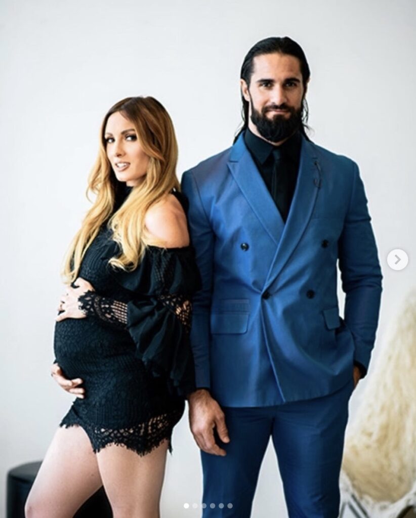 Becky Lynch: servizio fotografico con il pancione insieme a Seth Rollins