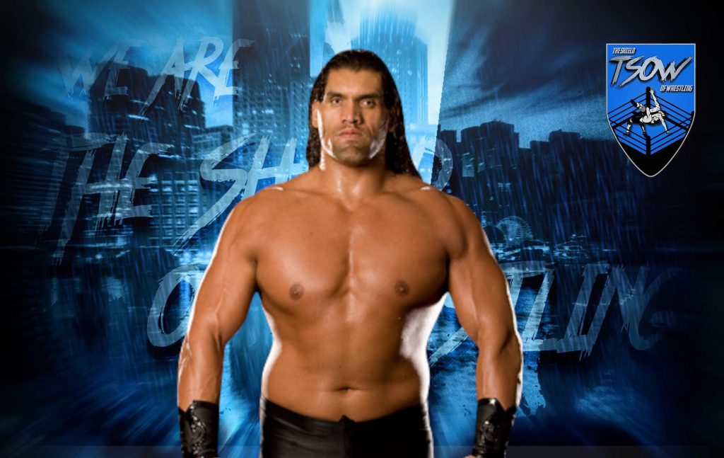 The Great Khali schiaffeggia un ragazzo durante l'intervista