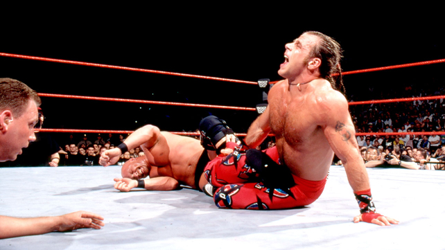 WWE: 5 wrestler che hanno lottato con gravi infortuni