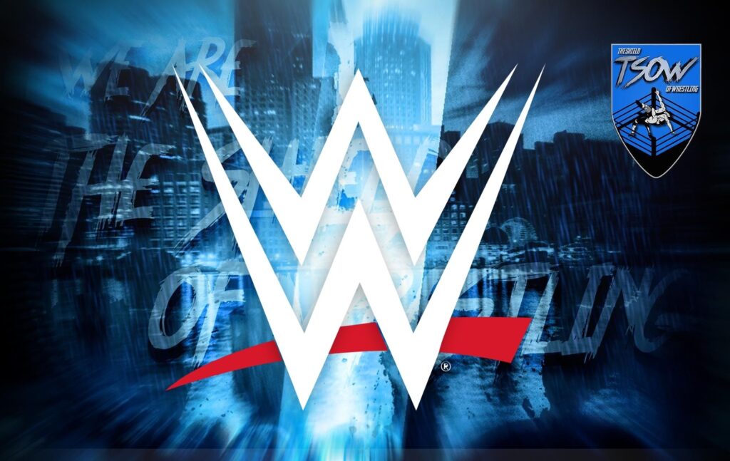 Nick Khan apre agli sponsor sul tappeto del ring in WWE