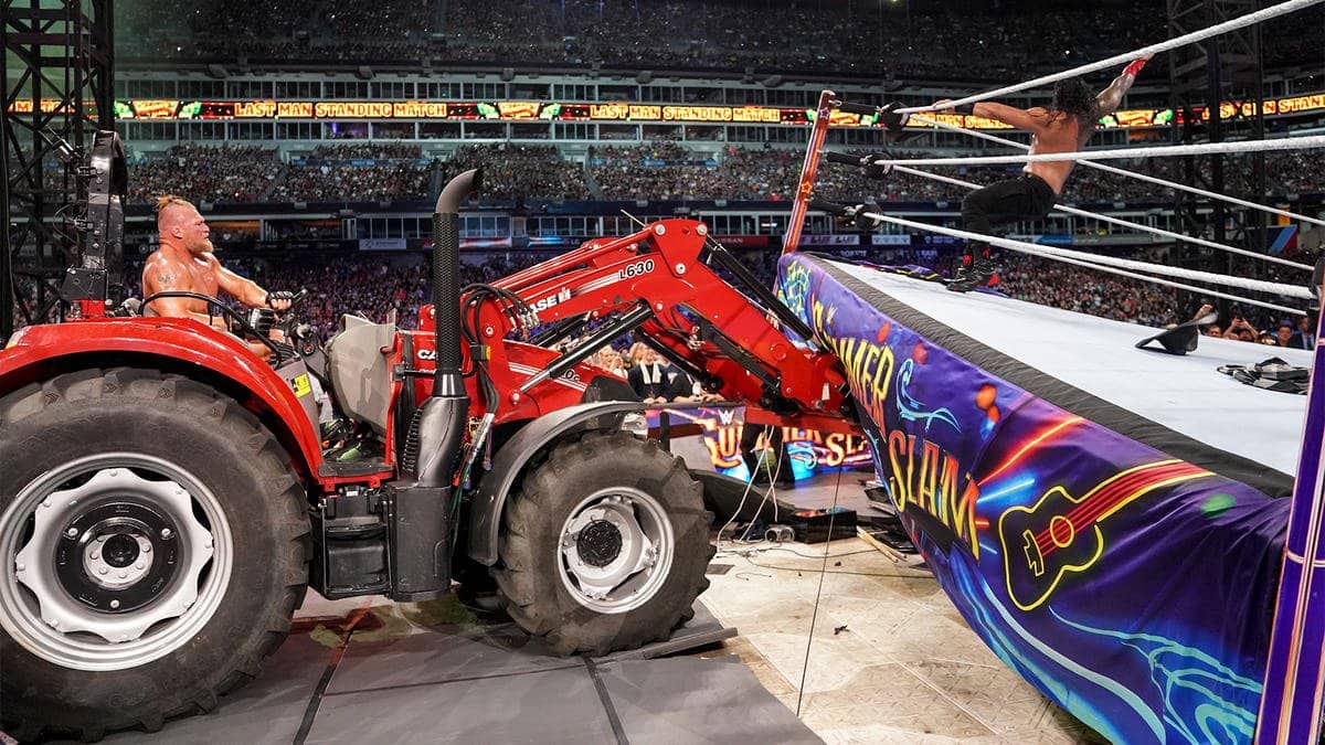 Brock Lesnar distrugge il ring di SummerSlam 2022