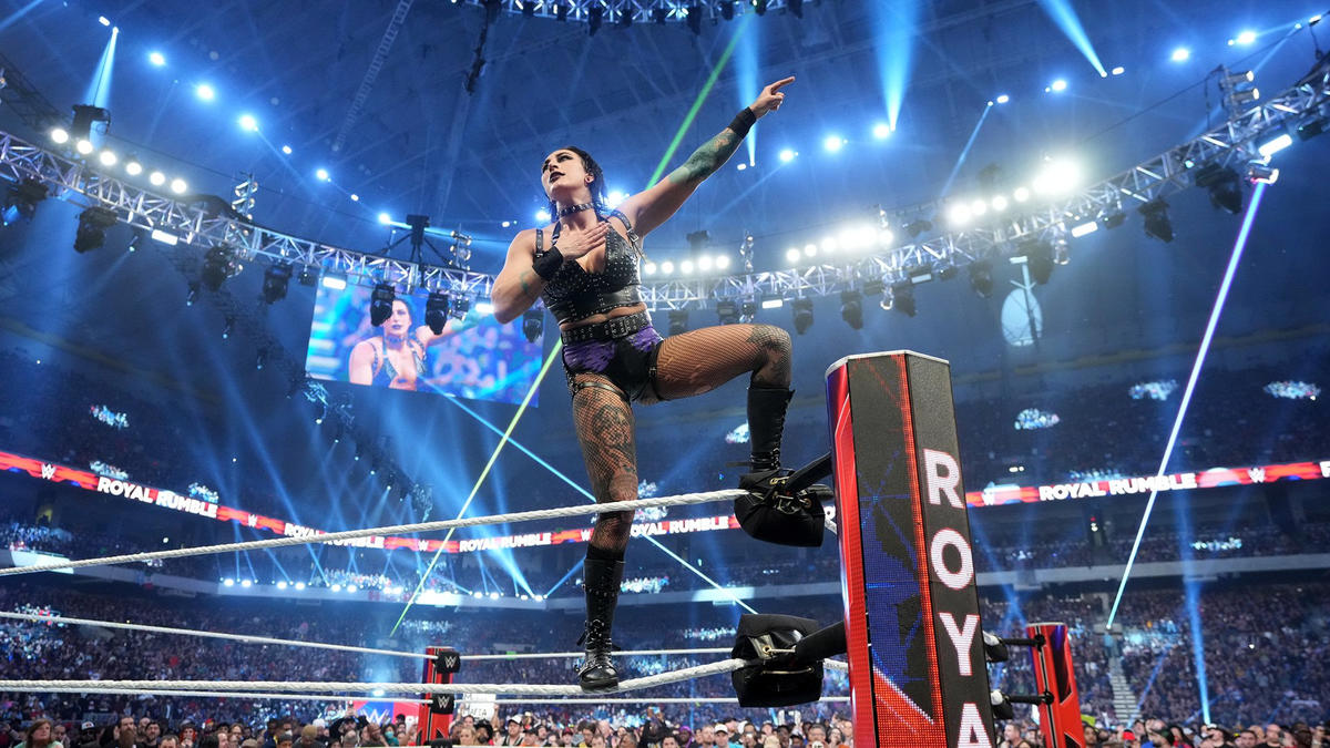 Rhea Ripley festeggia dopo la vittoria della Royal Rumble (Fonte: WWE.com)