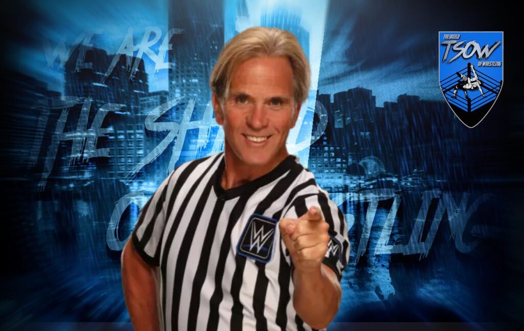Charles Robinson riceve un Funko Pop da un fan italiano