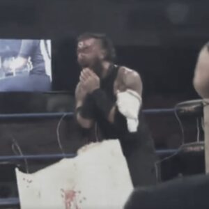 Mance Warner e Sami Callihan, spot folle con la spillatrice