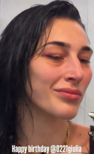 Rhea Ripley mostra l'occhio nero rimediato a SmackDown L'occhio nero di Rhea Ripley dopo il match contro Giulia a SmackDown (Foto: profilo Instagram Rhea Ripley)
