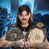 La WWE annuncia la partnership con DUDE Wipes